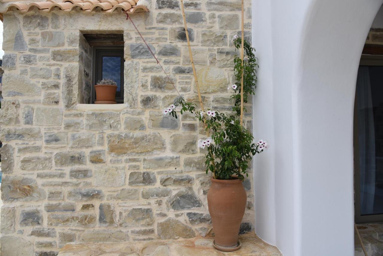 Laini Luxury Suites Pombia Exterior foto